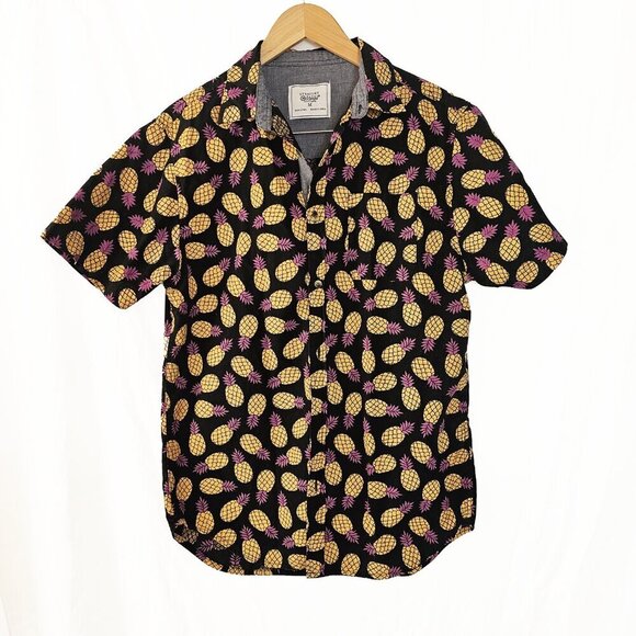 Straight Faded Men's Pineapple Print Short Sleeve Button-Up Shirt Medium - Picture 1 of 4